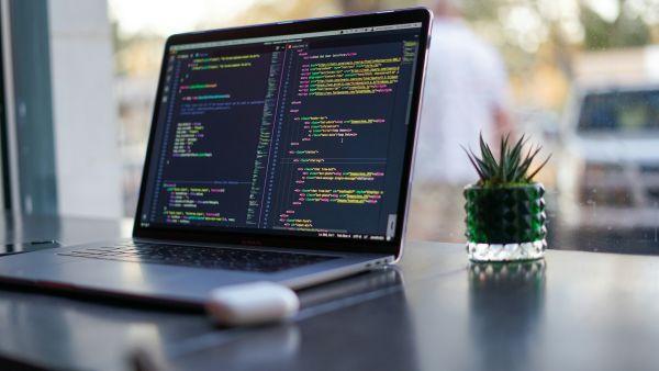 Come risolvere le sfide con uno sviluppo software su misura